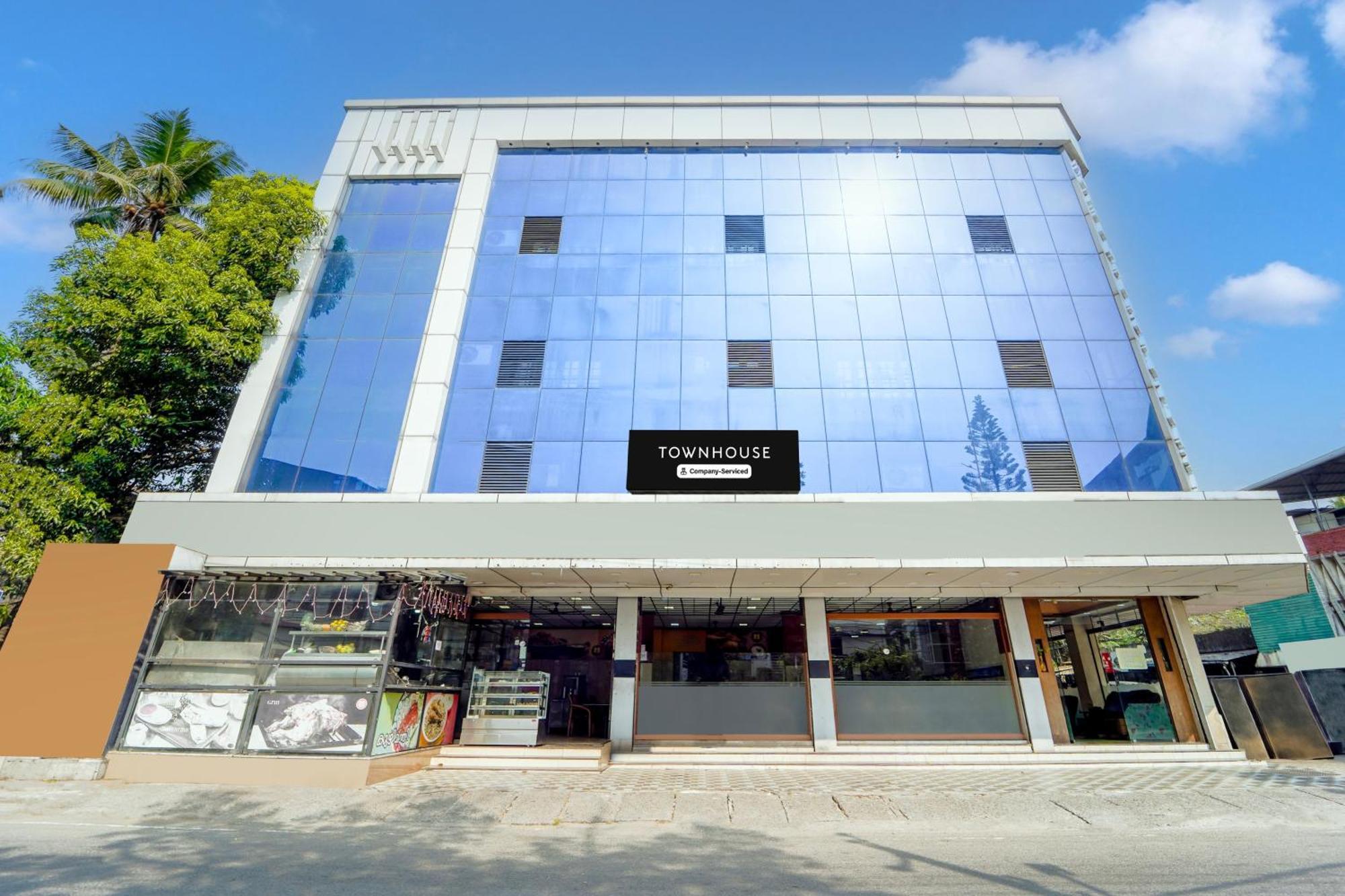 Super Townhouse City Center Ernakulam Kochi Εξωτερικό φωτογραφία