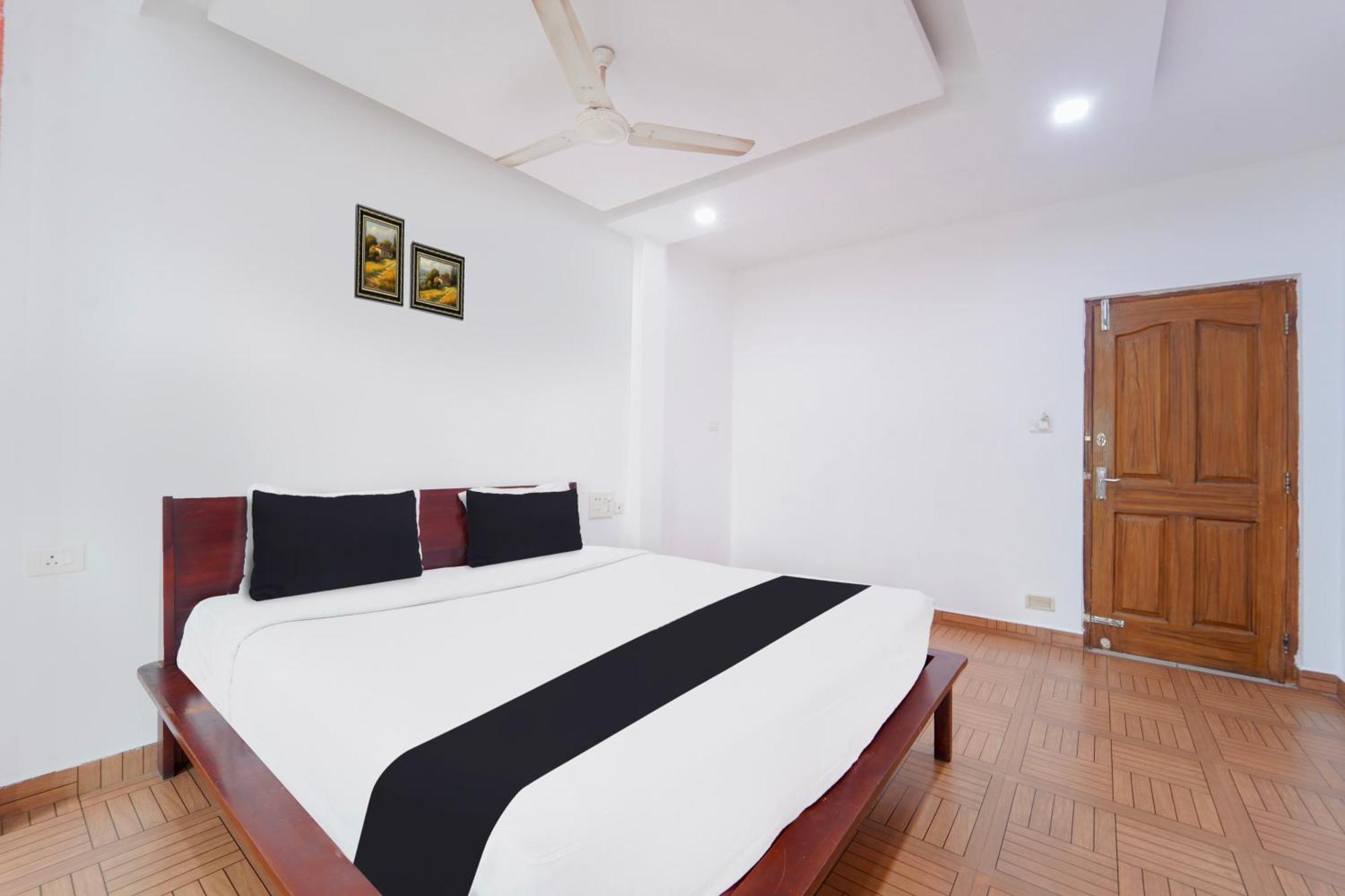 Super Townhouse City Center Ernakulam Kochi Εξωτερικό φωτογραφία