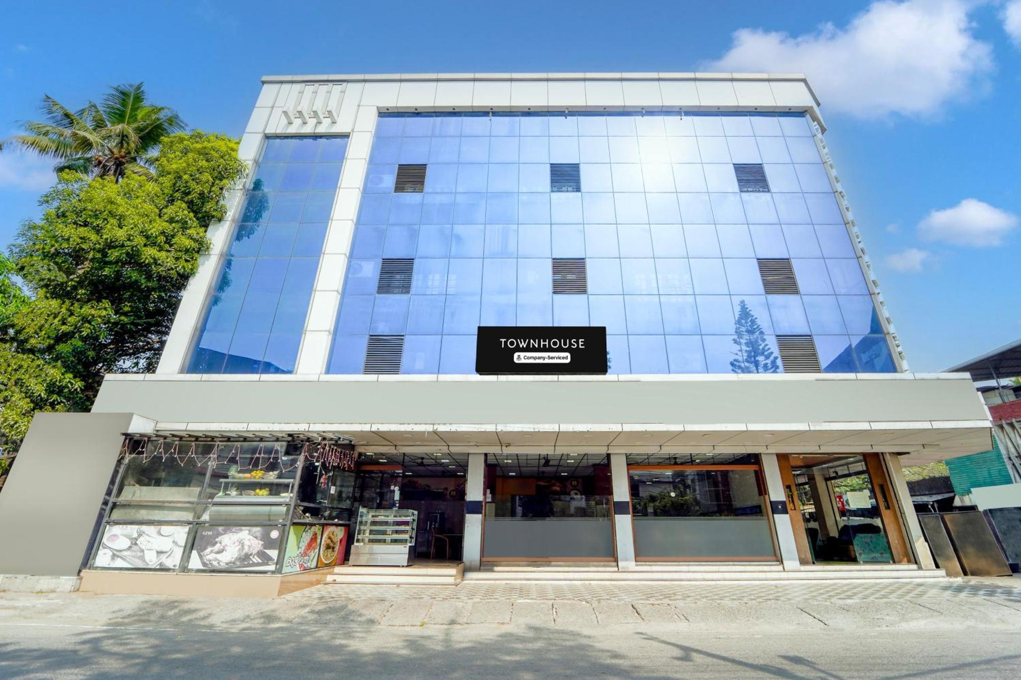 Super Townhouse City Center Ernakulam Kochi Εξωτερικό φωτογραφία