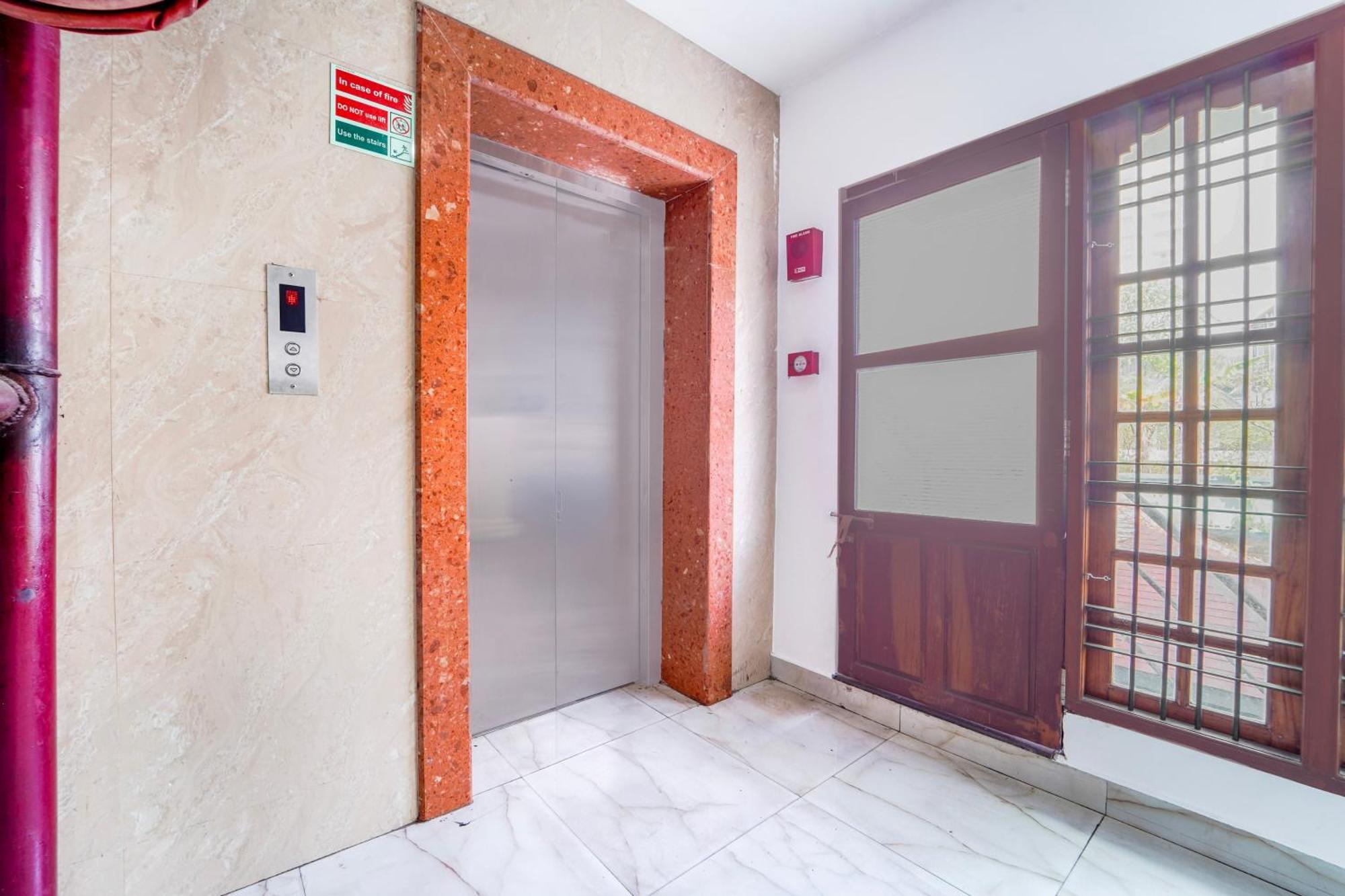 Super Townhouse City Center Ernakulam Kochi Εξωτερικό φωτογραφία