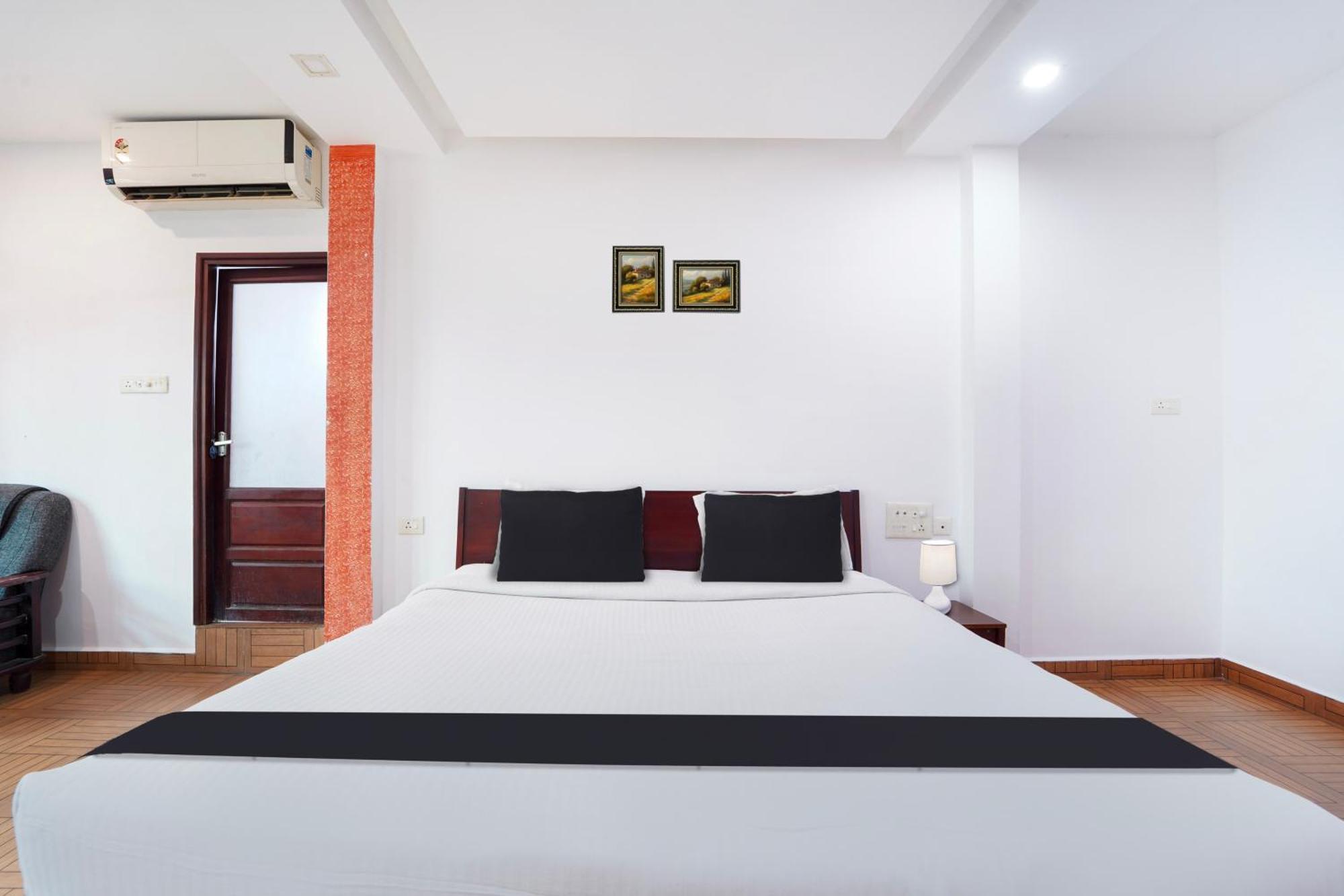Super Townhouse City Center Ernakulam Kochi Εξωτερικό φωτογραφία