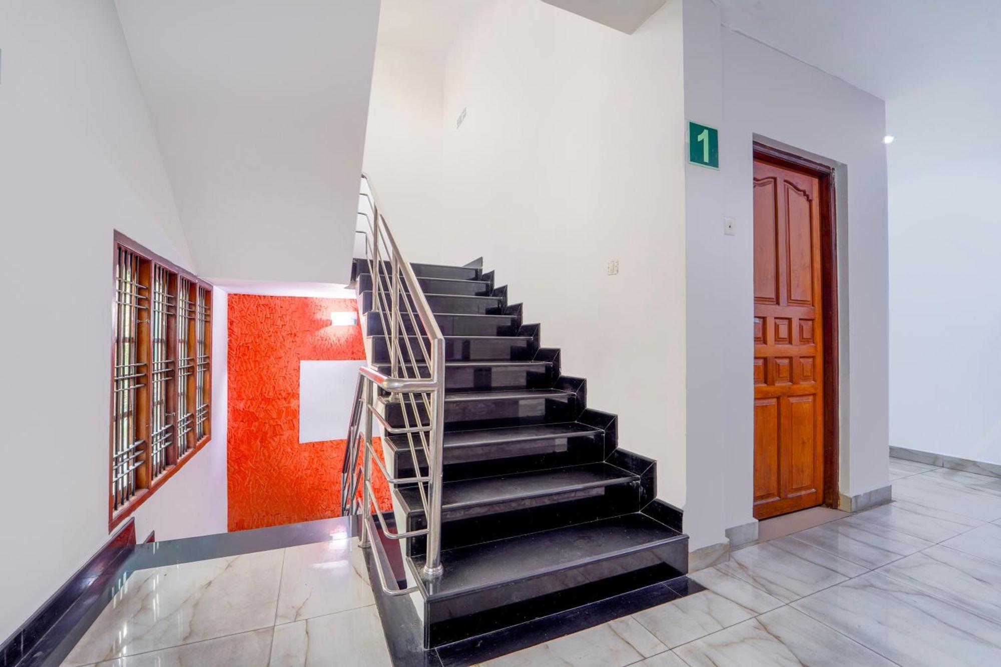Super Townhouse City Center Ernakulam Kochi Εξωτερικό φωτογραφία